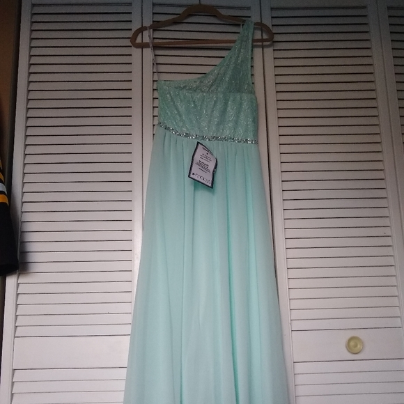 Aqua formal dress - Picture 3 of 4